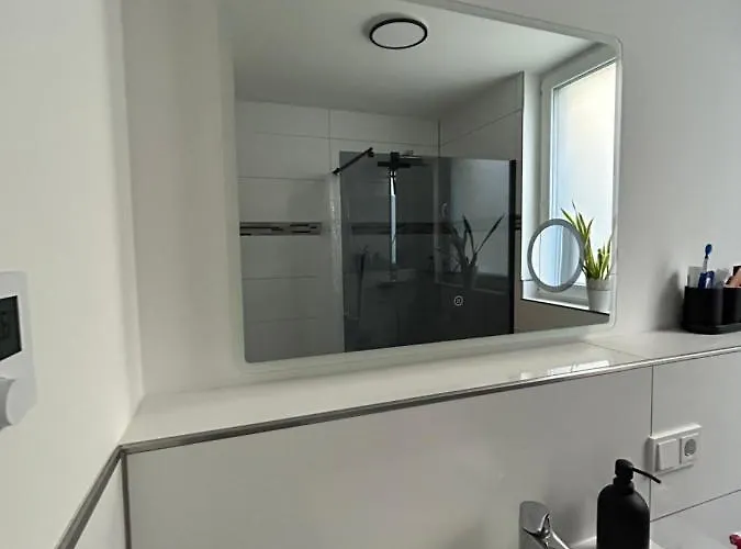 Neue In דירה וולדורף